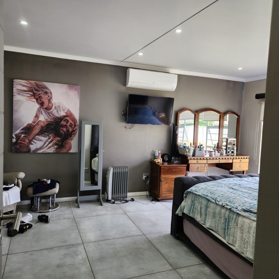 5 Bedroom Property for Sale in Bloemfontein Free State